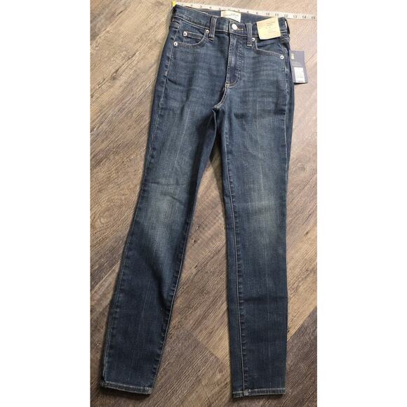 Universal Thread Denim - Universal Thread High-Rise Skinny Jeans size 2 R - Dark Wash - NEW